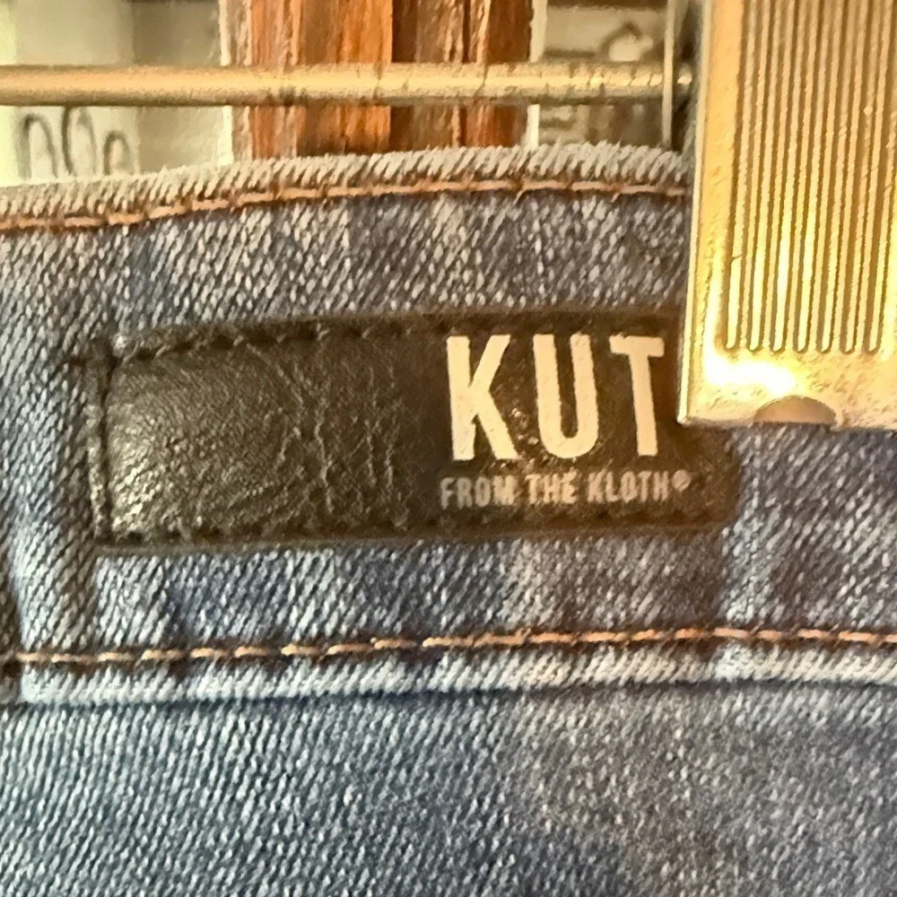 Kut from the Kloth Women 6L High Rise Skinny Jean Medium Wash Distressed Raw Hem